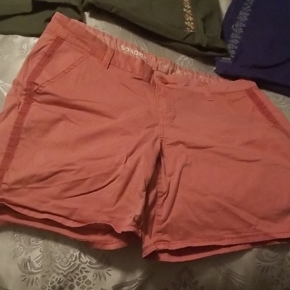 Sonoma Shorts - Picture 3 of 8